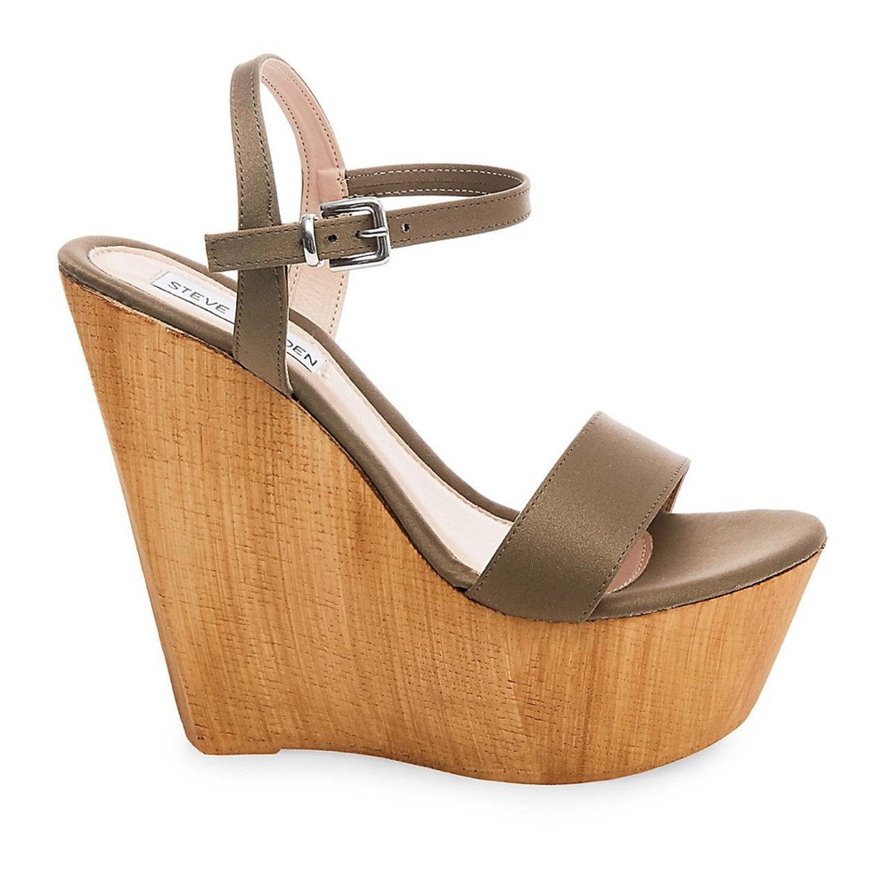 NWT STEVE MADDEN BRIA WEDGES OLIVE GREEN SIZE 7